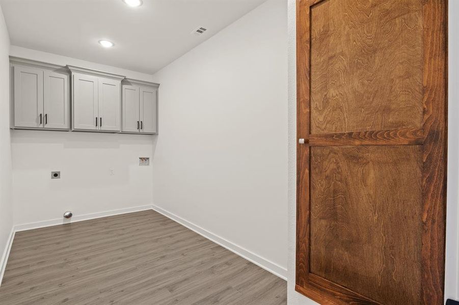 Spacious, unfurnished interior of a new home in , Pittsburg (Image 18).