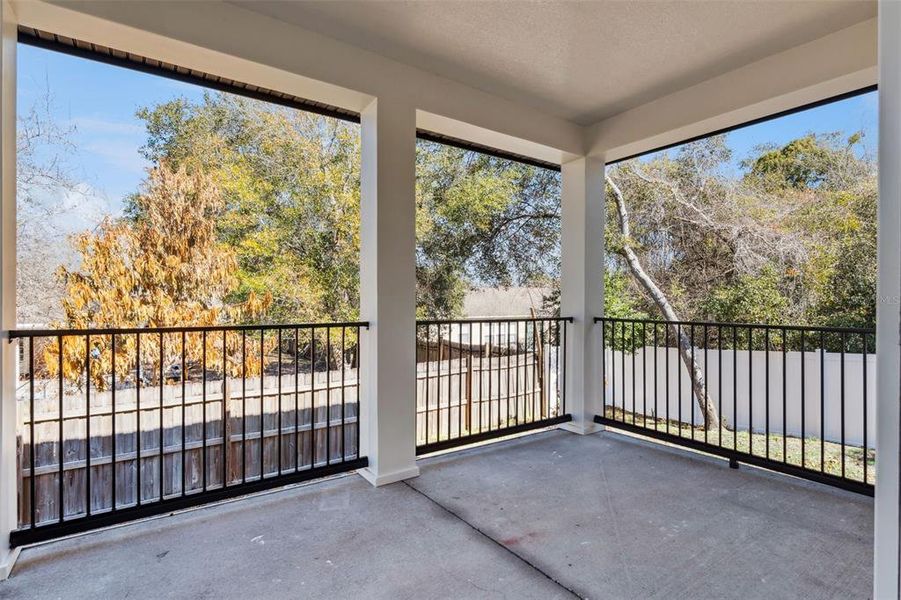 Exterior details and patio area of a home in , Deltona (Image 4).