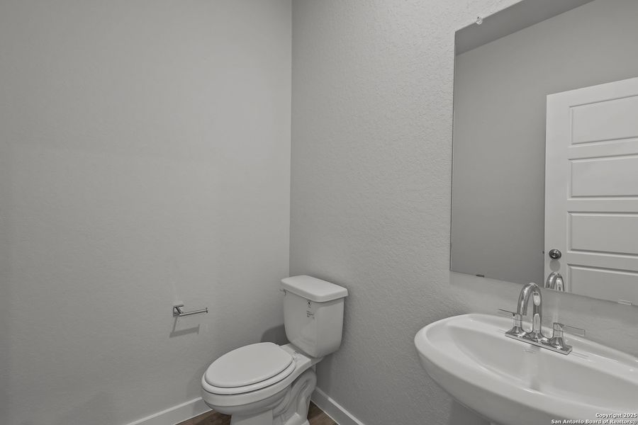 Furnished interior view inside a new home in Cinco Lakes, San Antonio (Image 17).