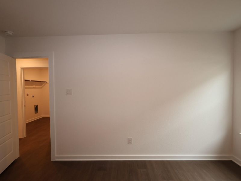 Spacious, unfurnished interior of a new home in Summerview, Fulshear (Image 28).