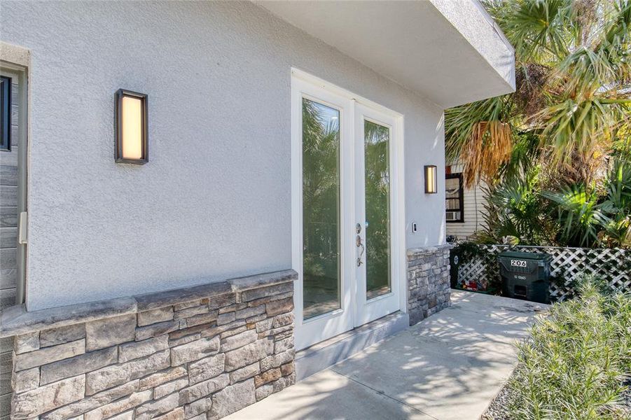 Exterior details and patio area of a home in , Daytona Beach (Image 32).