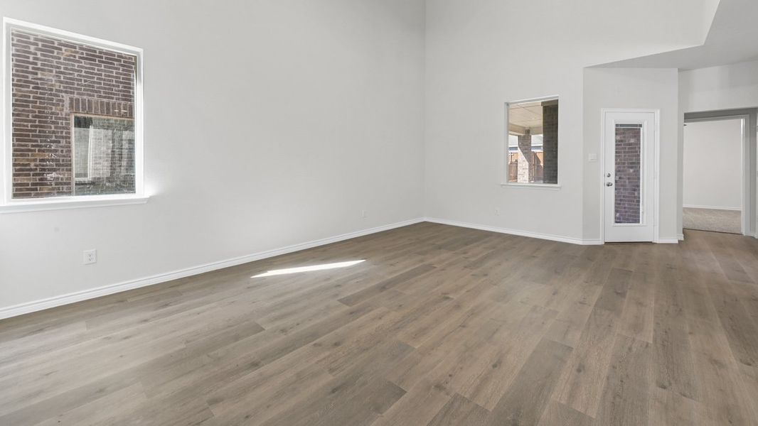 Spacious, unfurnished interior of a new home in The Woods at Lindsey Place, Anna (Image 6).