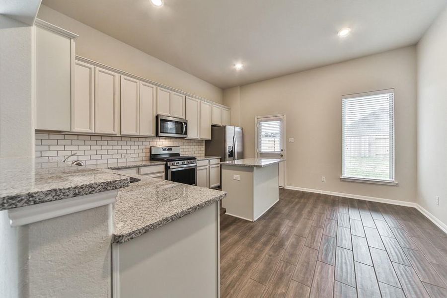 Furnished interior view inside a new home in Montgomery Ridge: Landmark Collection, Montgomery (Image 14).