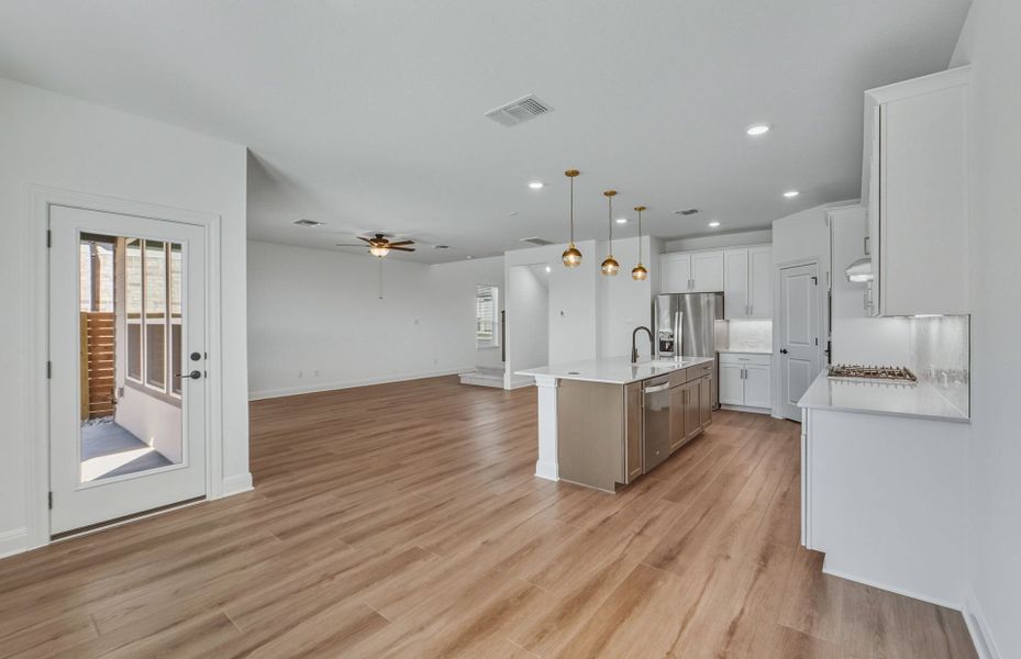 Image 23 of a home in Horizon Lake.