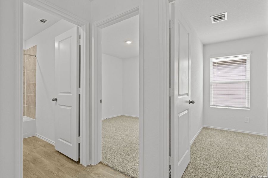 Spacious, unfurnished interior of a new home in Hickory Ridge, Elmendorf (Image 21). Spacious, unfurnished interior of a new home in Hickory Ridge, Elmendorf (Image 21).