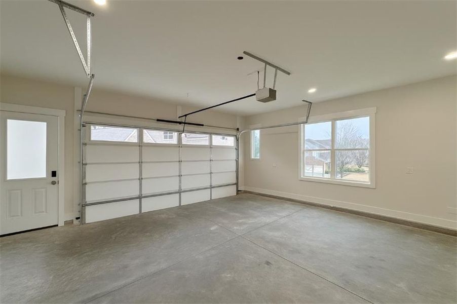 Spacious, unfurnished interior of a new home in , Marietta (Image 29).