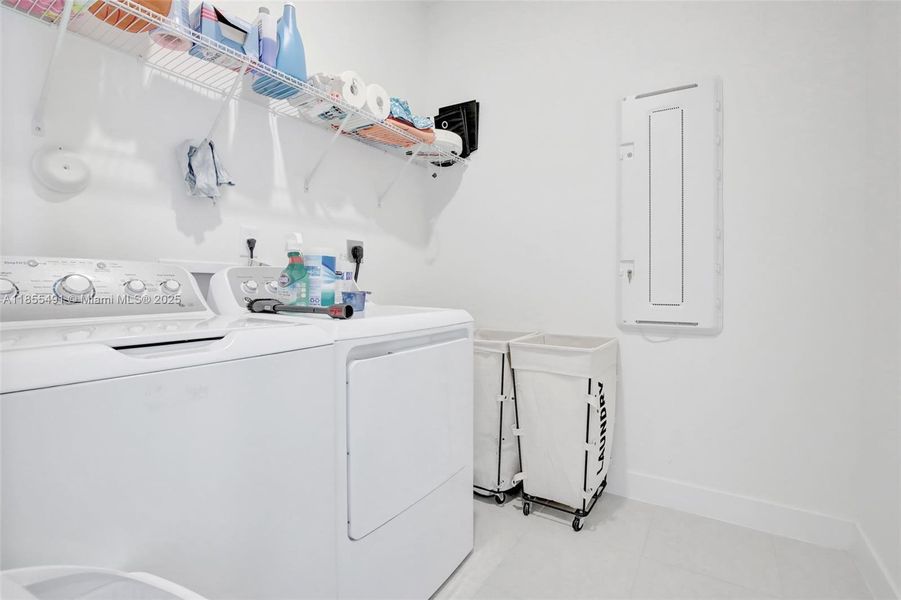 Furnished interior view inside a new home in , Miramar (Image 44).