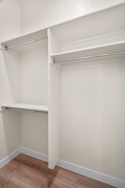 Spacious, unfurnished interior of a new home in Verdancia, El Paso (Image 26).