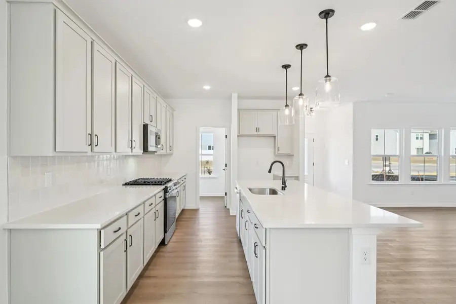 Representative images and renderings are for illustrative purposes. Actual structural options and design finishes of home may vary. Representative images and renderings are for illustrative purposes. Actual structural options and design finishes of home may vary.