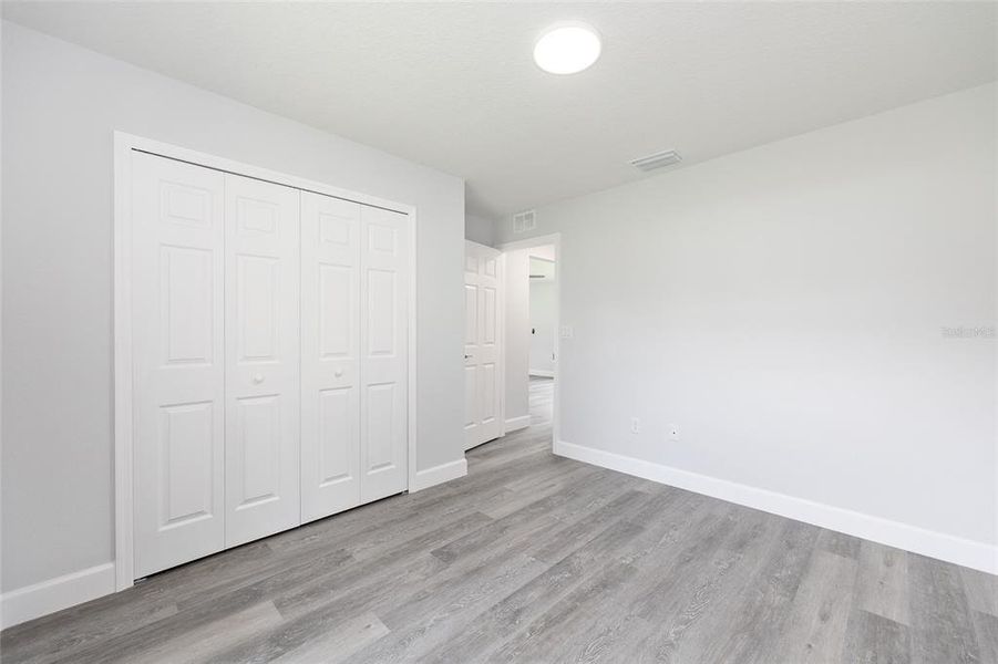 Spacious, unfurnished interior of a new home in , Dunnellon (Image 27).