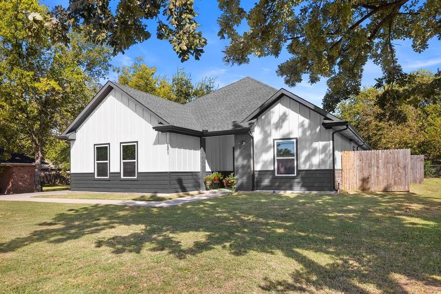 Image 25 of a home in .