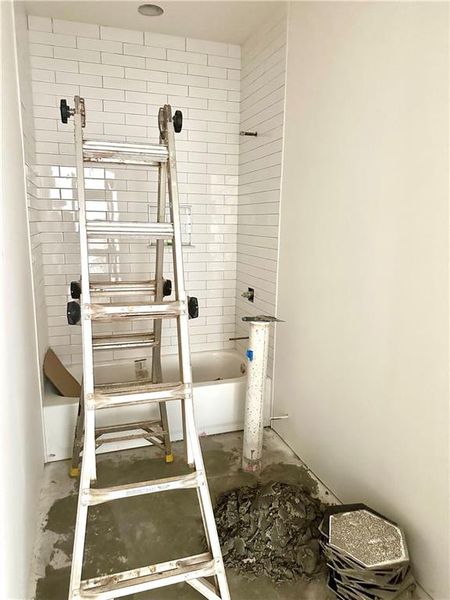 Image 10 of a home in .