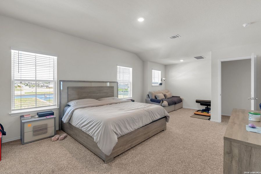 Furnished interior view inside a new home in Langdon, San Antonio (Image 9).
