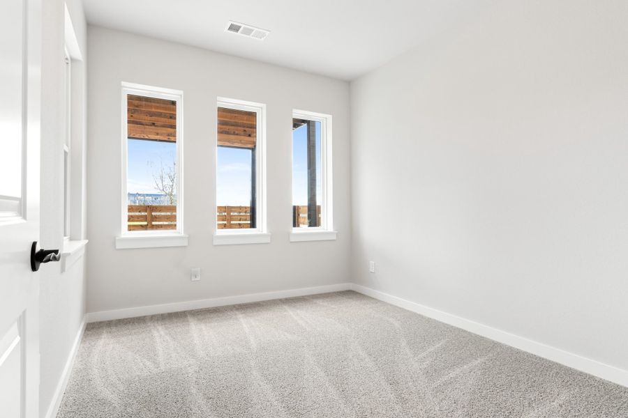 Spacious, unfurnished interior of a new home in Willow Grove, Melissa (Image 41).