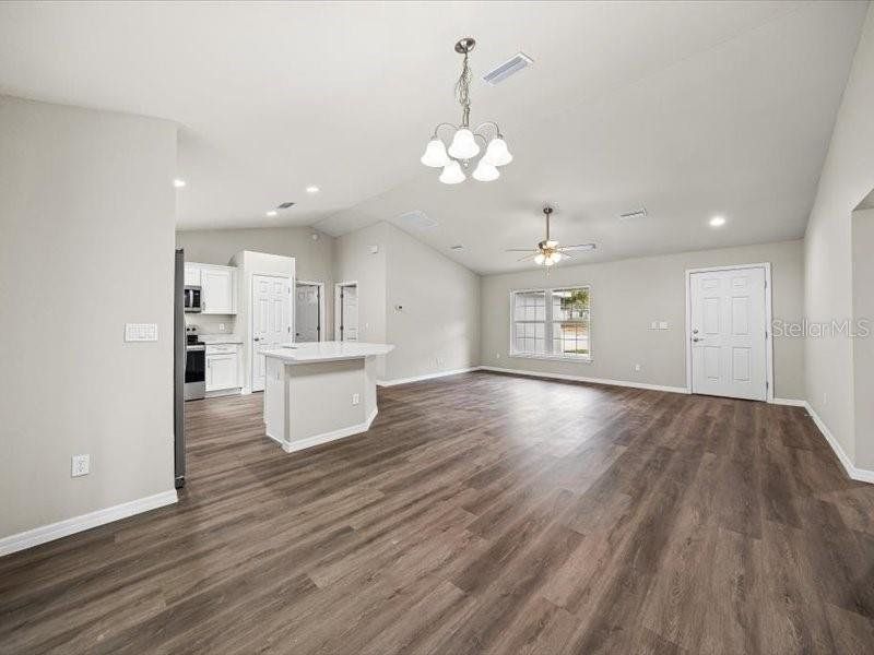 Spacious, unfurnished interior of a new home in , Ocala (Image 25).