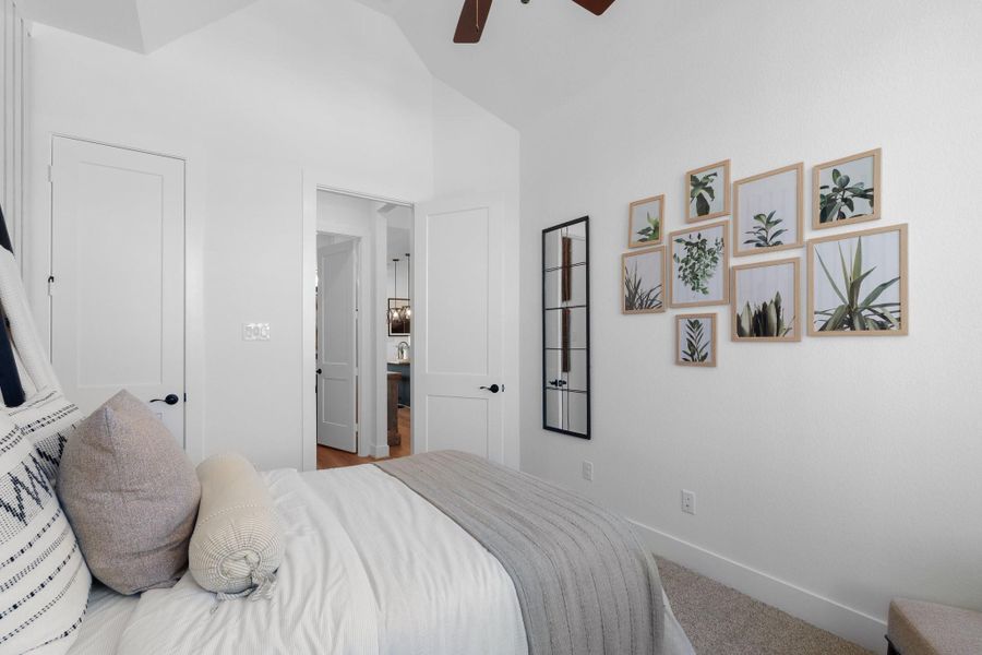 Furnished interior view inside a new home in Sienna, Missouri City (Image 10).