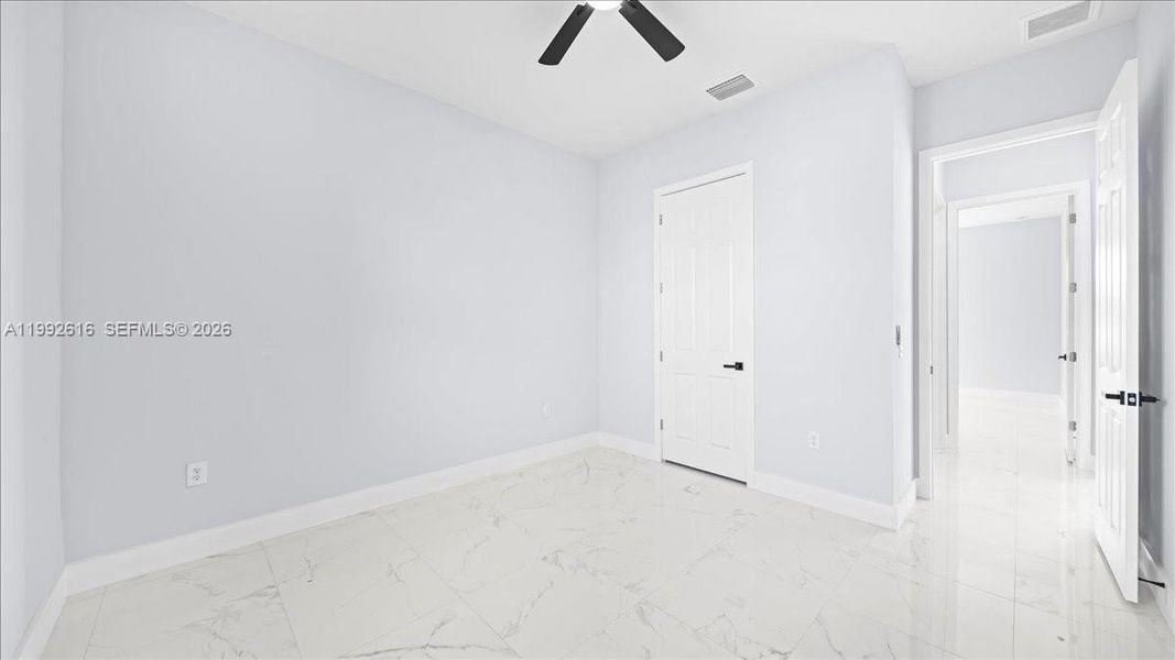 Spacious, unfurnished interior of a new home in , Cape Coral (Image 26).