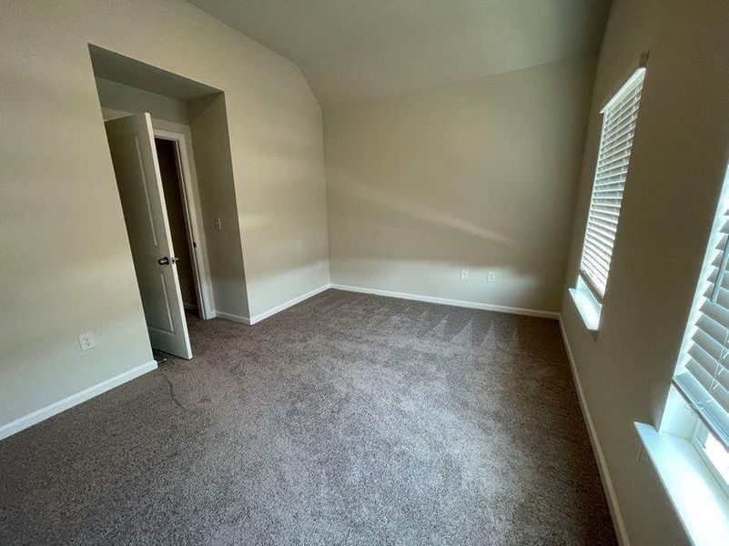 Spacious, unfurnished interior of a new home in Autumn Brook, Austell (Image 10).