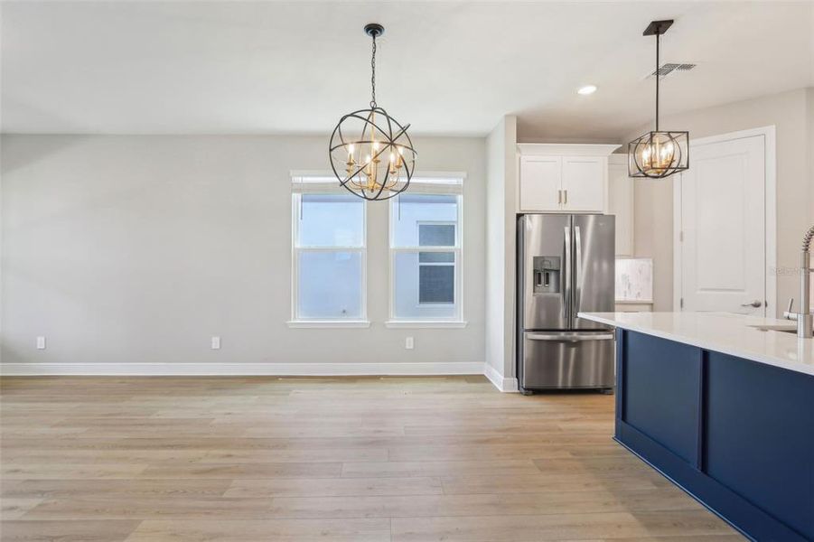 Spacious, unfurnished interior of a new home in Silverleaf Reserve Bungalows, Winter Garden (Image 12).