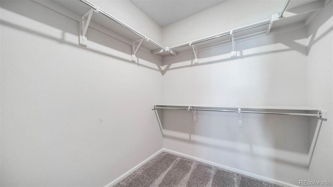 Spacious, unfurnished interior of a new home in , Aurora (Image 20).