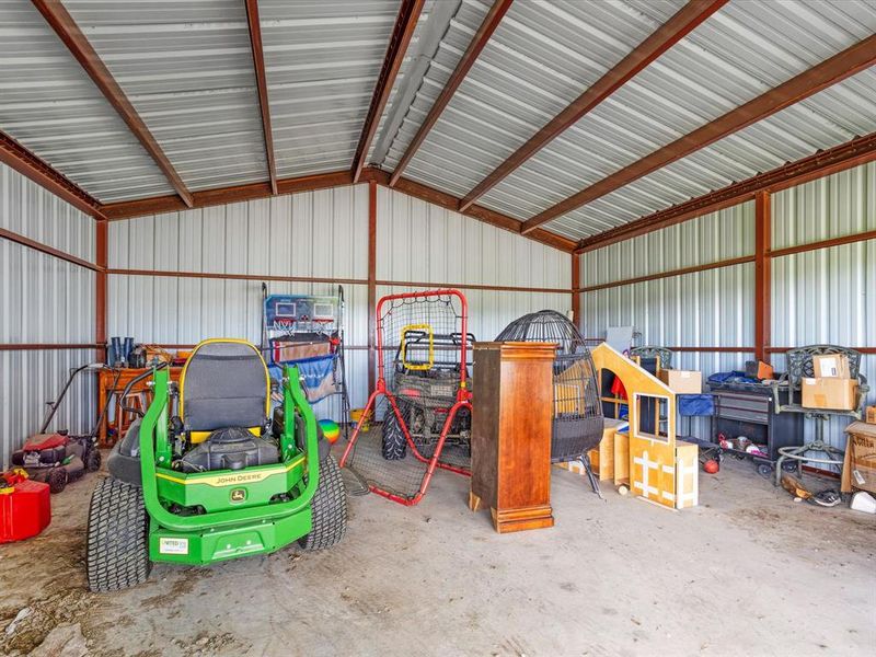 Community amenities in , Bells (Image 32).