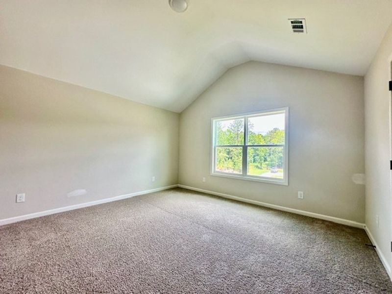 Spacious, unfurnished interior of a new home in Sagebrook, Newnan (Image 20).