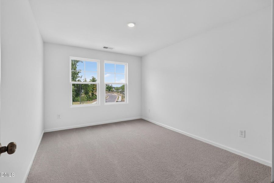 24_132_Tree_Moss_Ct-Bedroom-_062