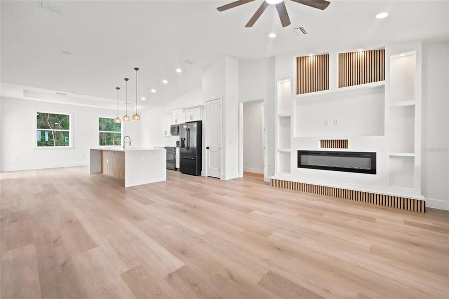 Spacious, unfurnished interior of a new home in , Dunnellon (Image 16).