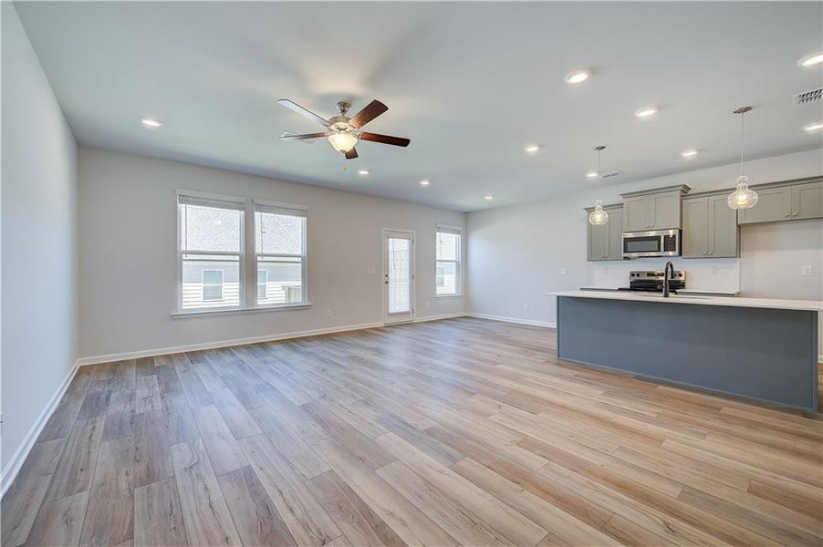 Spacious, unfurnished interior of a new home in Diamante, Stockbridge (Image 24).