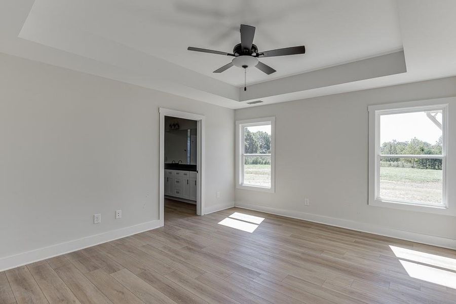 Spacious, unfurnished interior of a new home in , Hartwell (Image 14).