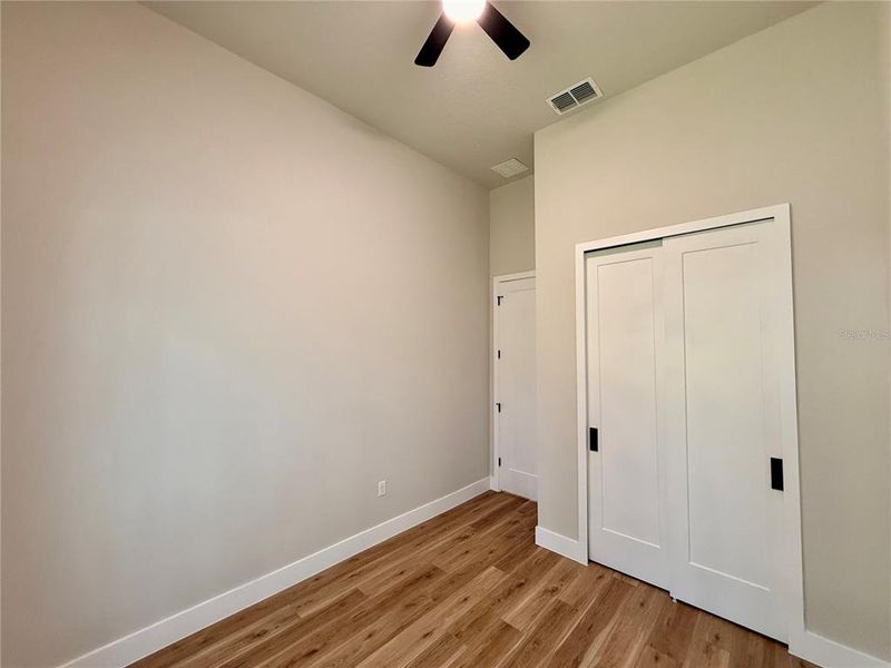 Spacious, unfurnished interior of a new home in , Orlando (Image 25).