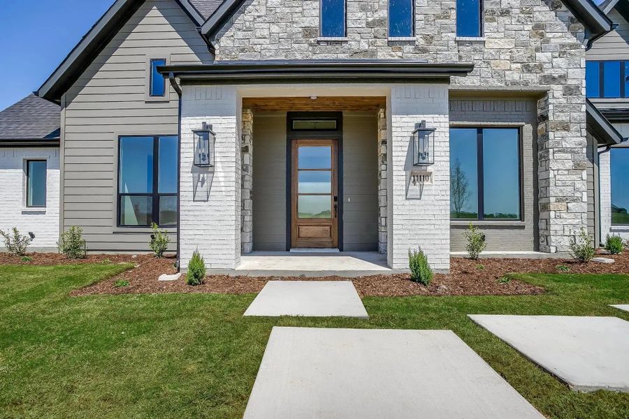 Representative exterior details of a home built from the The Carley by Elmwood Custom Homes in Byrum Ranch, Maypearl (Image 6).