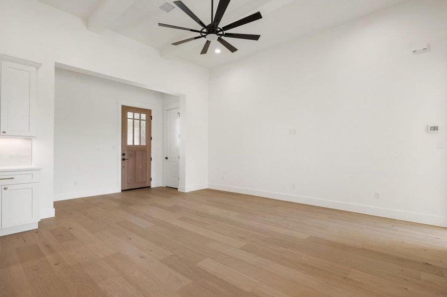 Spacious, unfurnished interior of a new home in , Johnson City (Image 16).