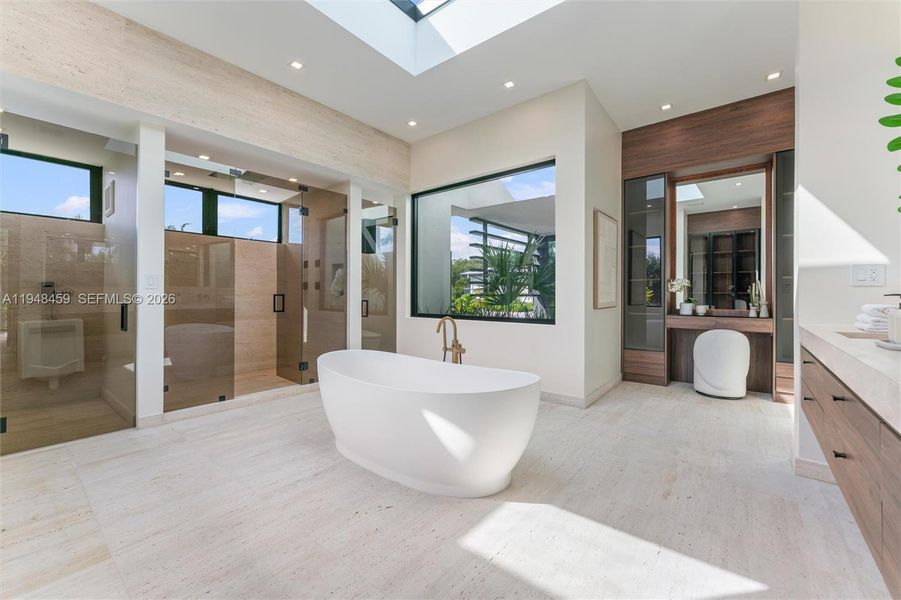 Furnished interior view inside a new home in , Pinecrest (Image 7).