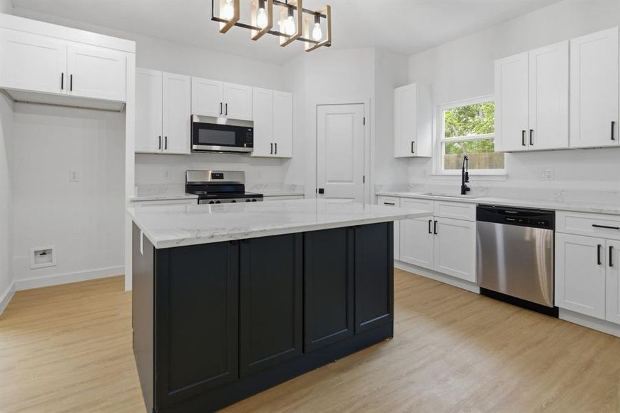Furnished interior view inside a new home in , Fort Worth (Image 7).