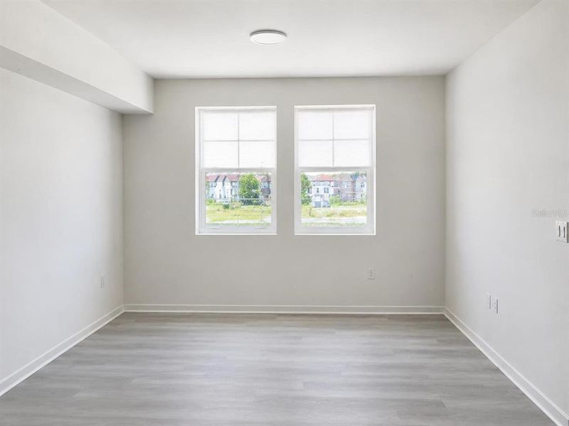 Spacious, unfurnished interior of a new home in , Orlando (Image 6).