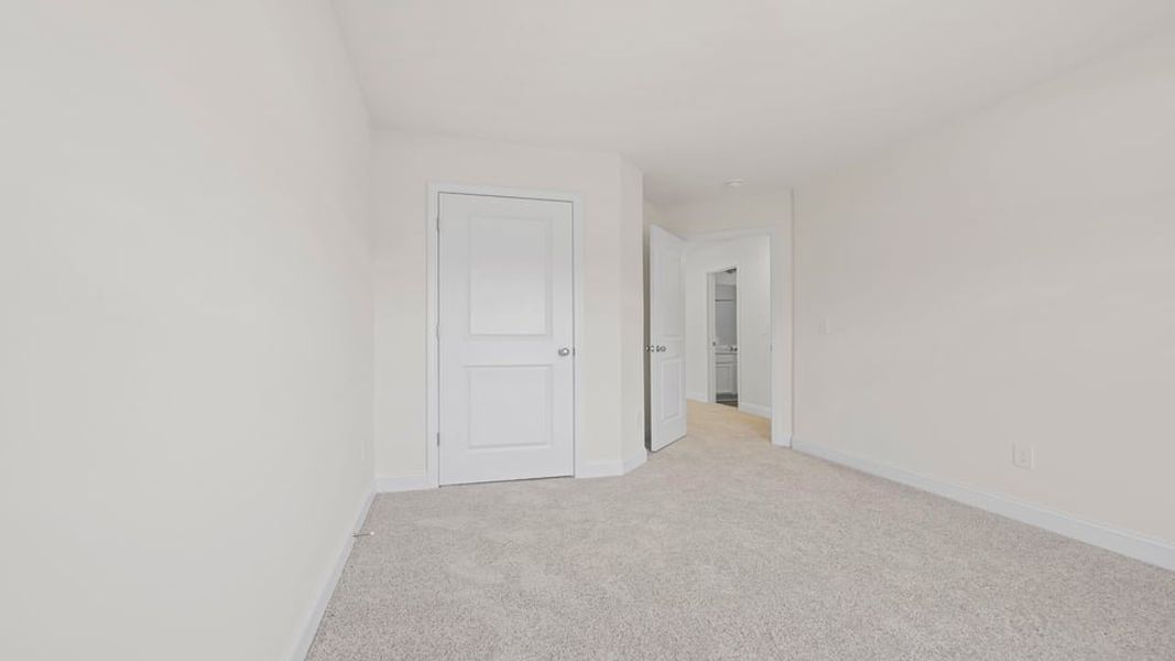 Spacious, unfurnished interior of a new home in Rutledge Estates, Woodruff (Image 31).