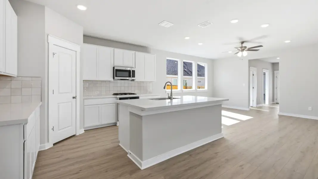 Furnished interior view inside a new home in Creeks Crossing, Elgin (Image 28).