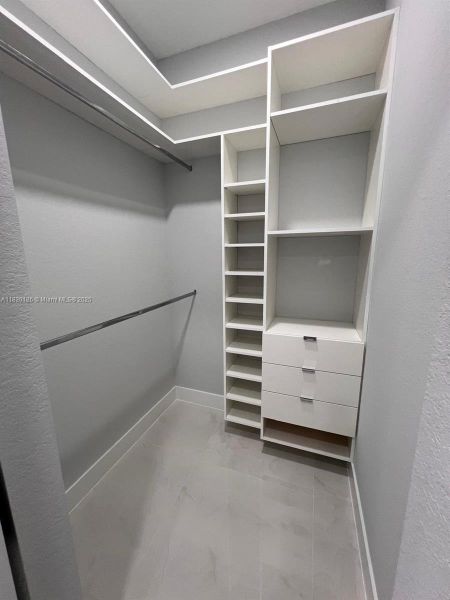 Furnished interior view inside a new home in , Cape Coral (Image 9).