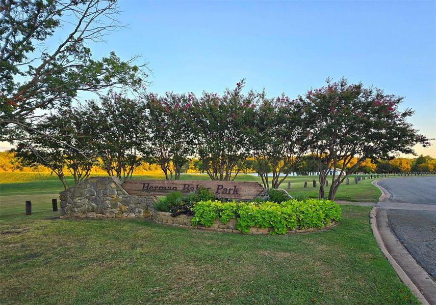 Natural landscape and outdoor views near Westmoor in Sherman (Image 35).