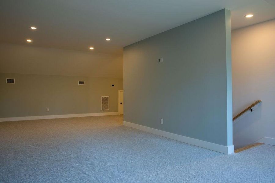 Spacious, unfurnished interior of a new home in , Mount Pleasant (Image 19).