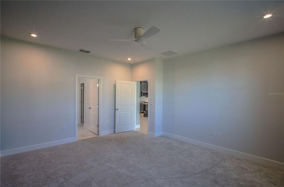 Spacious, unfurnished interior of a new home in Soleil, Kissimmee (Image 36). Spacious, unfurnished interior of a new home in Soleil, Kissimmee (Image 36).