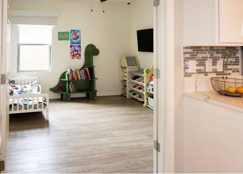 Can be den/office also