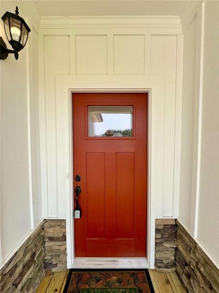 Exterior details and patio area of a home in , Lula (Image 2).