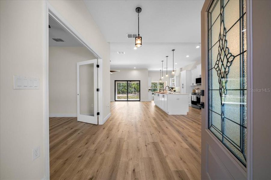 Spacious, unfurnished interior of a new home in , Ocala (Image 20).