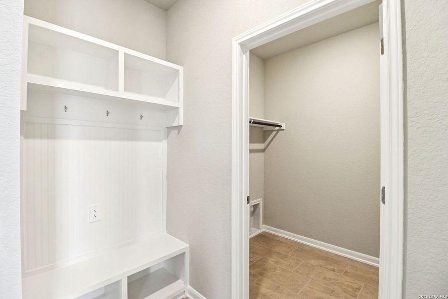 Spacious, unfurnished interior of a new home in Estancia Ranch - Classic Series, San Antonio (Image 22).