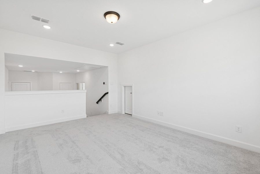 Spacious, unfurnished interior of a new home in ARTAVIA 45' Homesites, Conroe (Image 8).