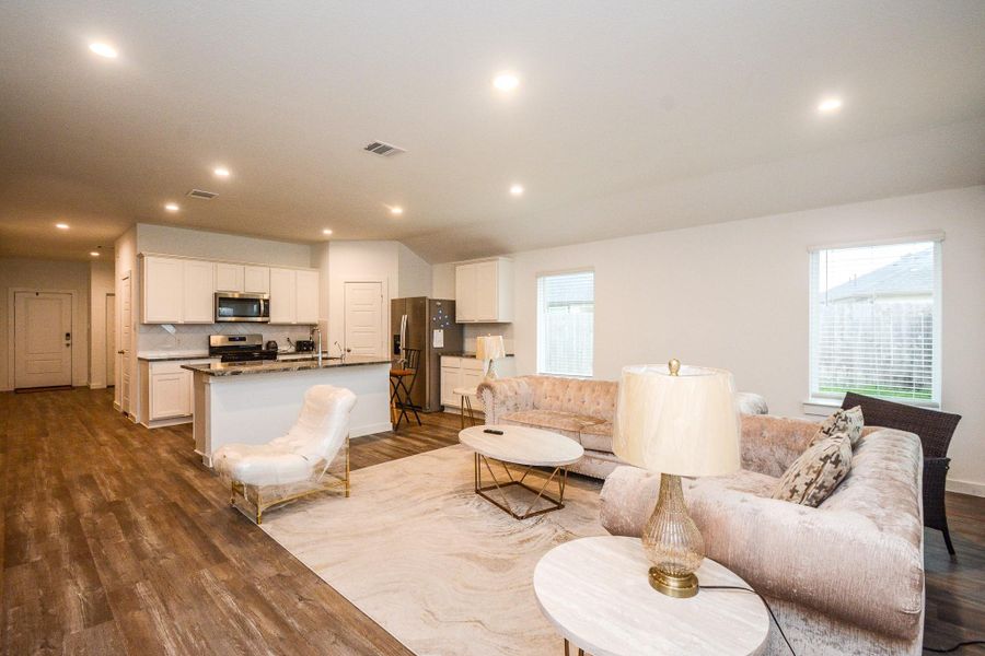 Furnished interior view inside a new home in Caldwell Ranch, Rosharon (Image 5).