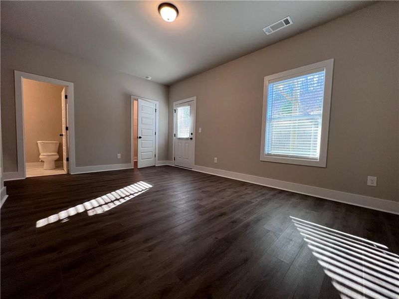 Spacious, unfurnished interior of a new home in , Tucker (Image 33).