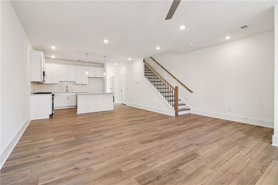 Spacious, unfurnished interior of a new home in Park Vue, Atlanta (Image 27).